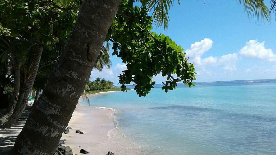 Отель Vacation Beach Fales Manase Экстерьер фото