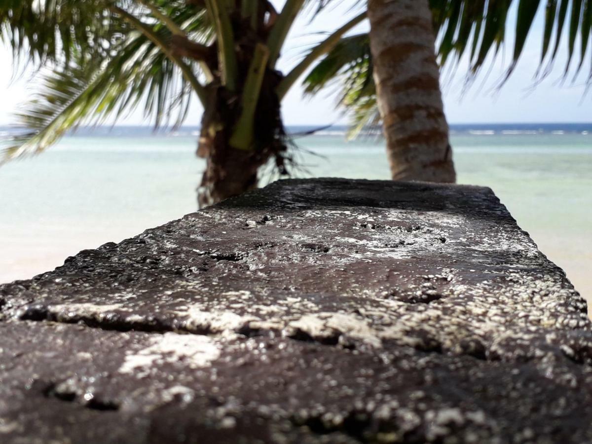 Отель Vacation Beach Fales Manase Экстерьер фото