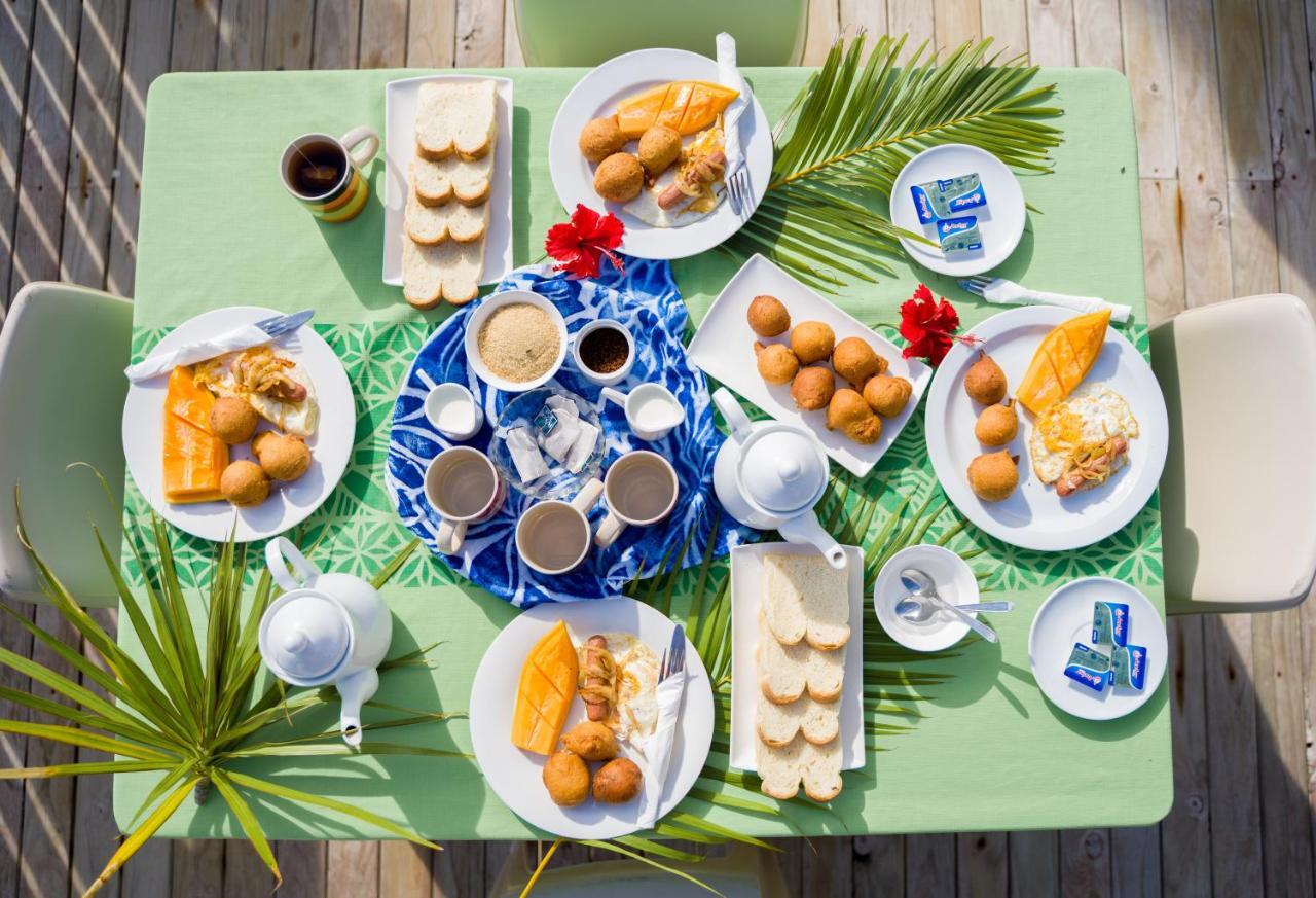 Отель Vacation Beach Fales Manase Экстерьер фото